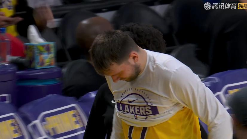 爆冷！东契奇39+3+4，比赛还未打完，老詹直接走入球员通道