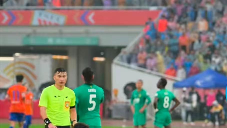 不满裁判！魏翊东：马德鲁加明显手球主裁不判，不理解VAR不介入