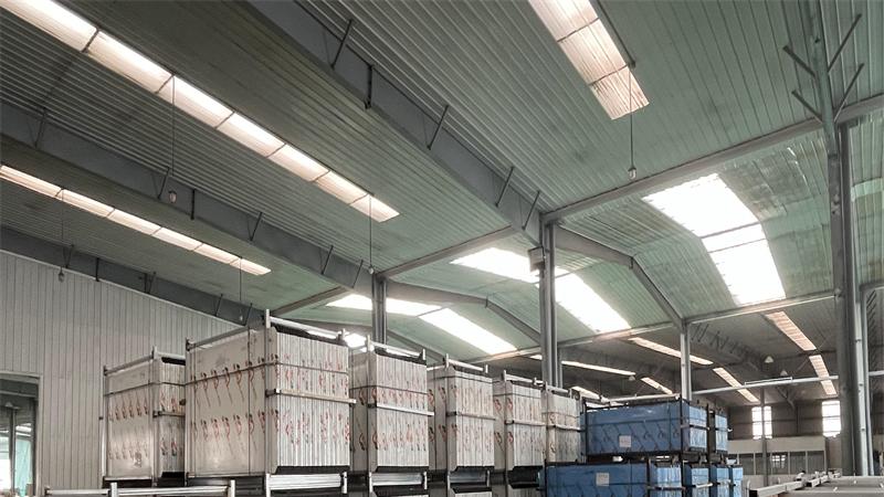 你在地铁、高铁站见过的那些光洁墙面，多半用了搪瓷钢板！