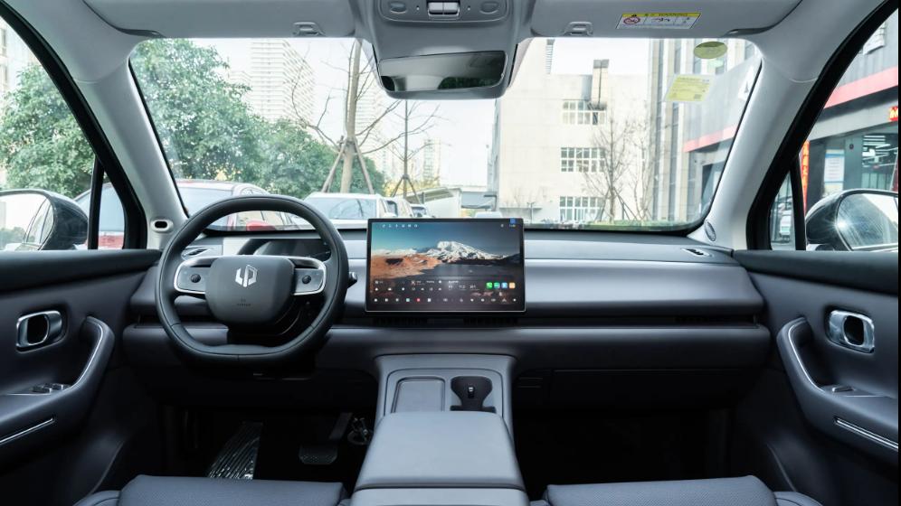 除了性价比高还有啥优势，零跑C16备受欢迎，低配版也不会让人失望