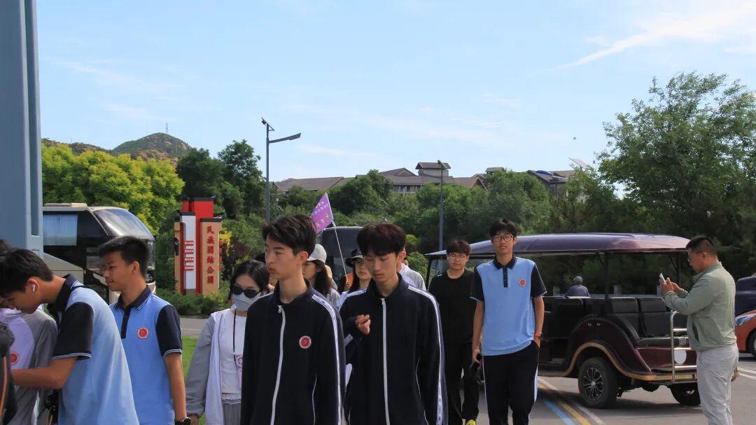 溯源统战初心，唱响时代红歌。北京市博文学校西柏坡研学圆满收官