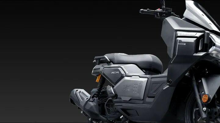 机甲蜂“魔力哑黑”新色发布，猎变以原创之刃划破同质化长夜