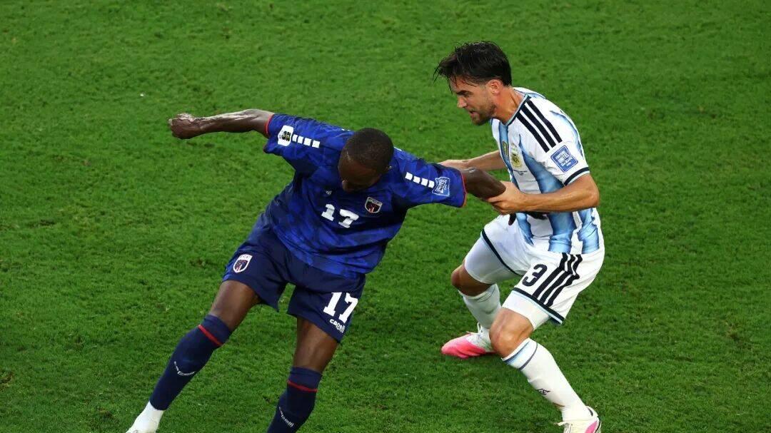 从法国第七级联赛到世界杯，他穿着中国球鞋走了12年