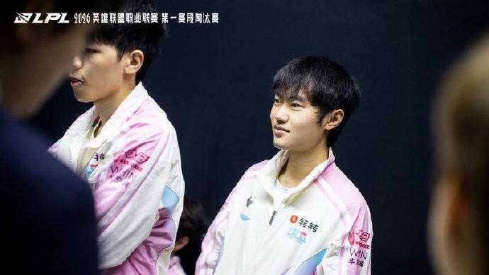 LPL梦回三年前，JDG与BLG决赛争夺优胜者，两队已晋级先锋赛！