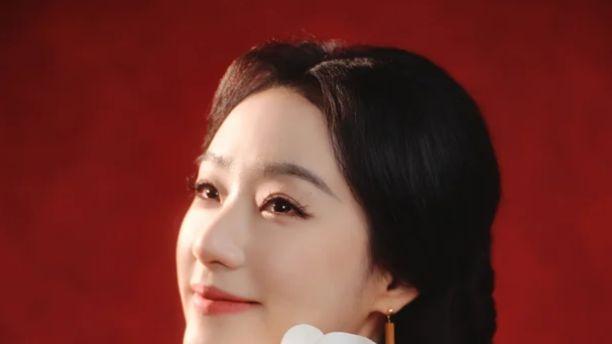 长辈眼里的 “得体”，年轻人眼里的 “高级”｜轻年味穿搭