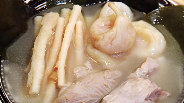 三九逢暖冬，别再猛吃羊肉！这3道润肺汤，应对嗓子干、皮肤燥，主打一个“润”