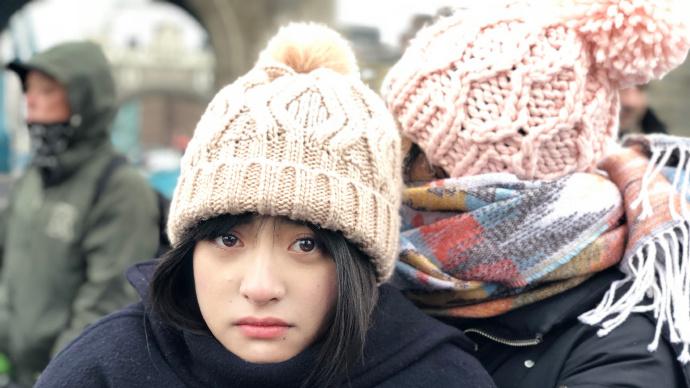 沈月这组8年前的照片，看得我眼眶有点热