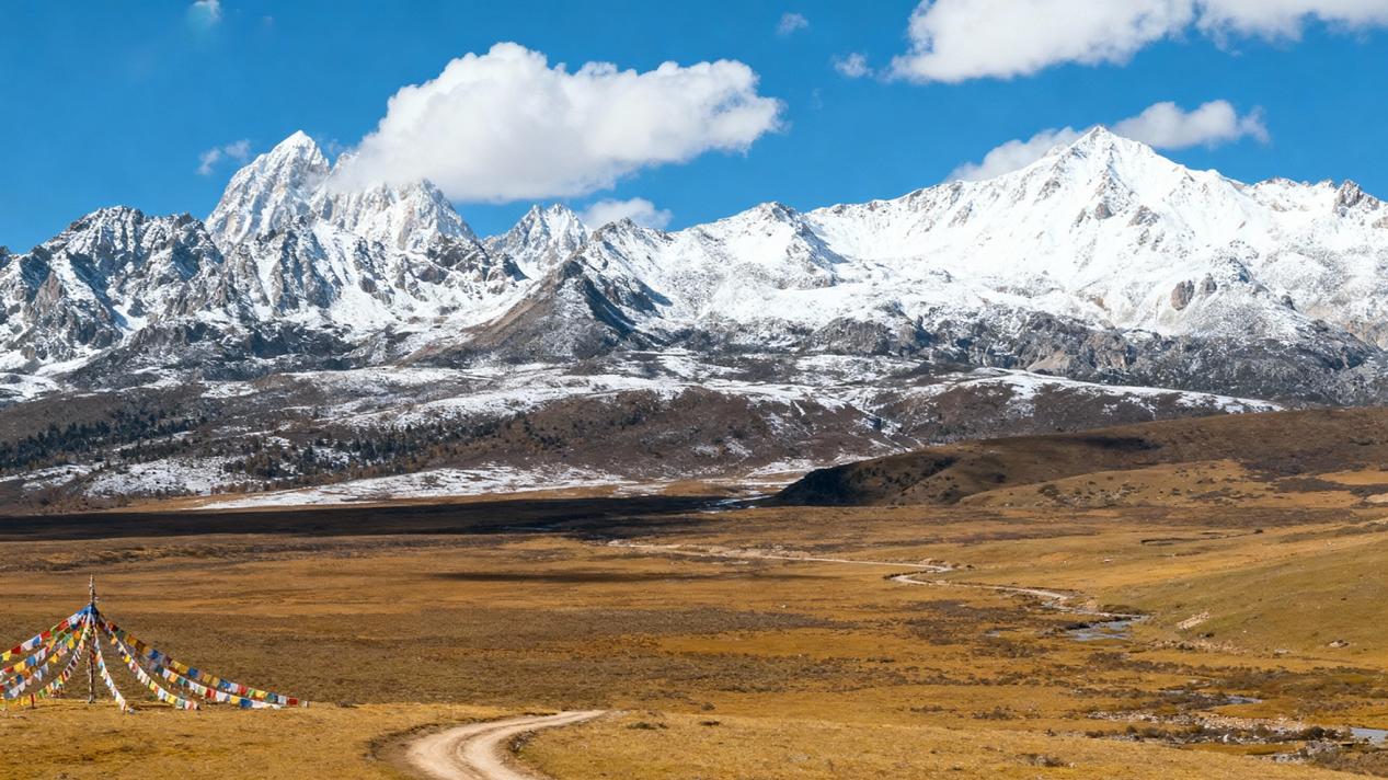 全新领克08 EM-P 230超长续航Ultra版登场，让家庭出行更省心