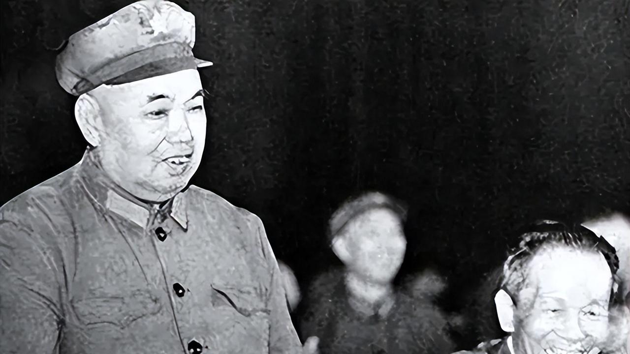 许世友不满王近山复出后的住房安排，说：他们不懂事，我房子给你