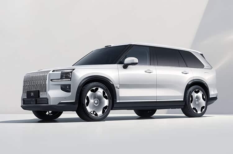 打的就是精锐！50万以上的新能源，每卖出10台就有7辆问界M9