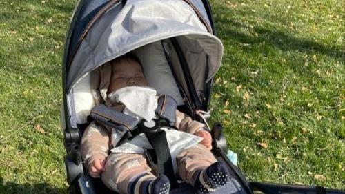 宝宝多大可以出门？别把“小嫩芽”捂在屋里太久啦