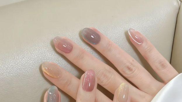 夏日海浪配彩甲，多巴胺配色拿捏海边氛围感