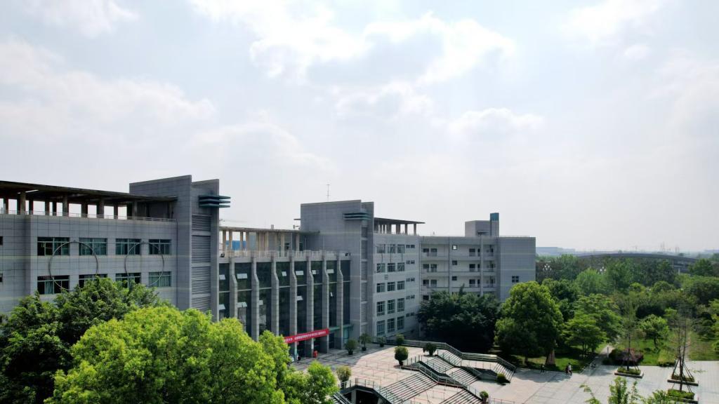 四川建筑职业技术大学怎么样？从“建圈强链”看一所职业本科的产业嵌入逻辑