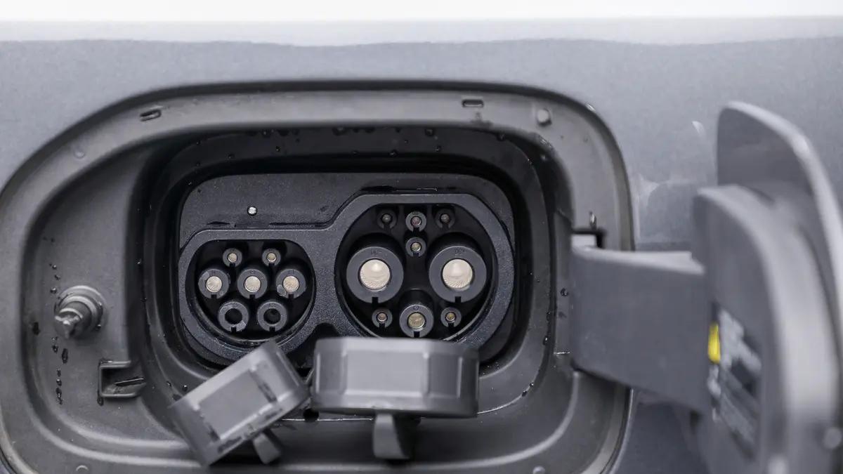 动力电池快充和慢充哪个寿命更长？巴斯夫专家：慢充