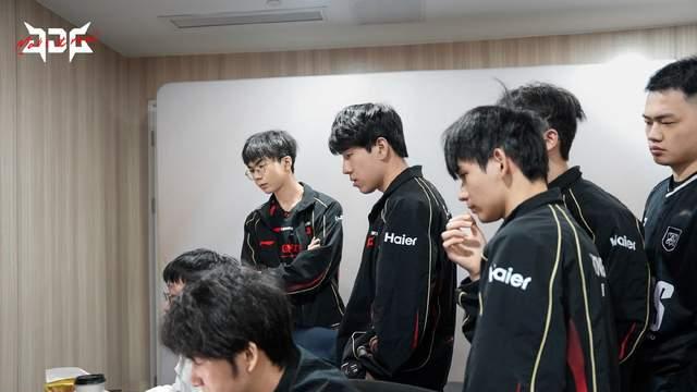 第一赛段决赛：LPL大小王相遇！JDG再次挑战BLG，能否完成逆袭？