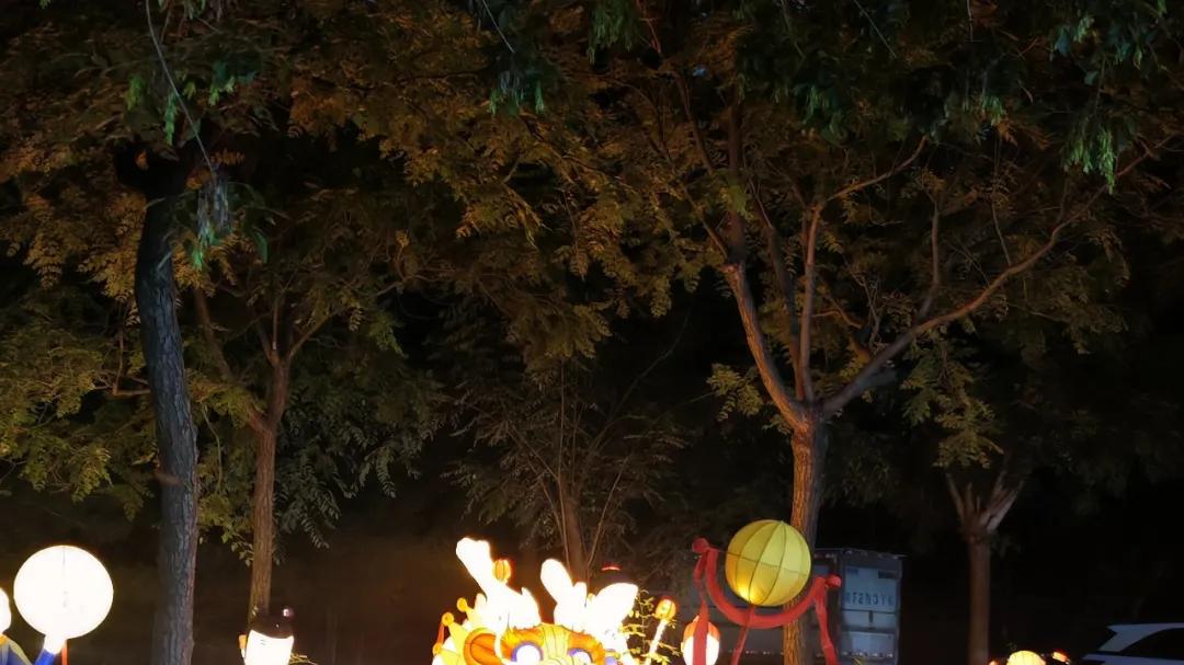 北京房车园“萤火灯海国潮狂欢夜”启幕  点亮京南夏夜文旅新场景