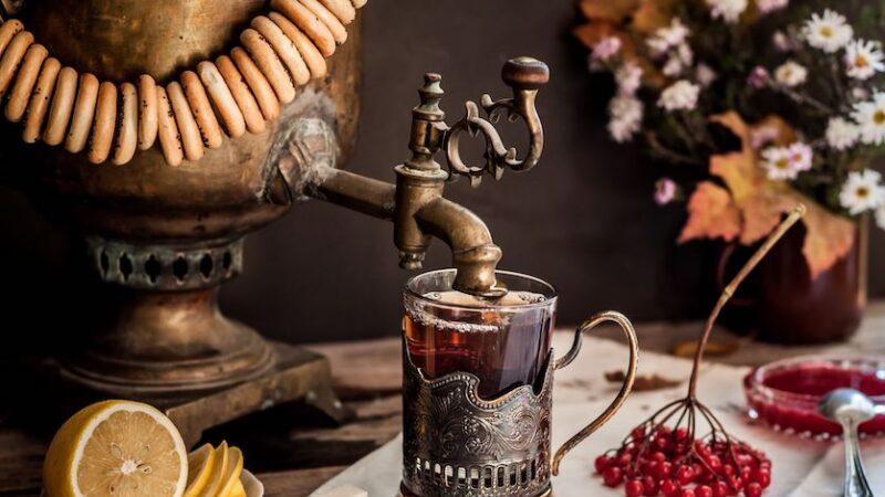 比伏特加更“俄罗斯”的灵魂饮料，看看真正的俄罗斯人在喝些什么