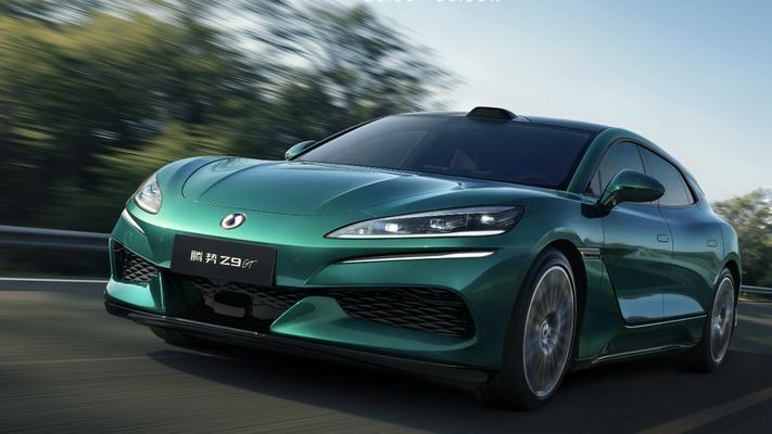 双向奔赴！“007”克雷格代言腾势汽车，巨星助阵腾势启新程