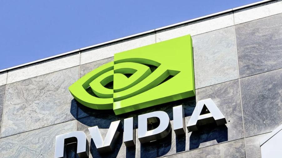 豪掷40亿美元！英伟达押注两家光芯片巨头
