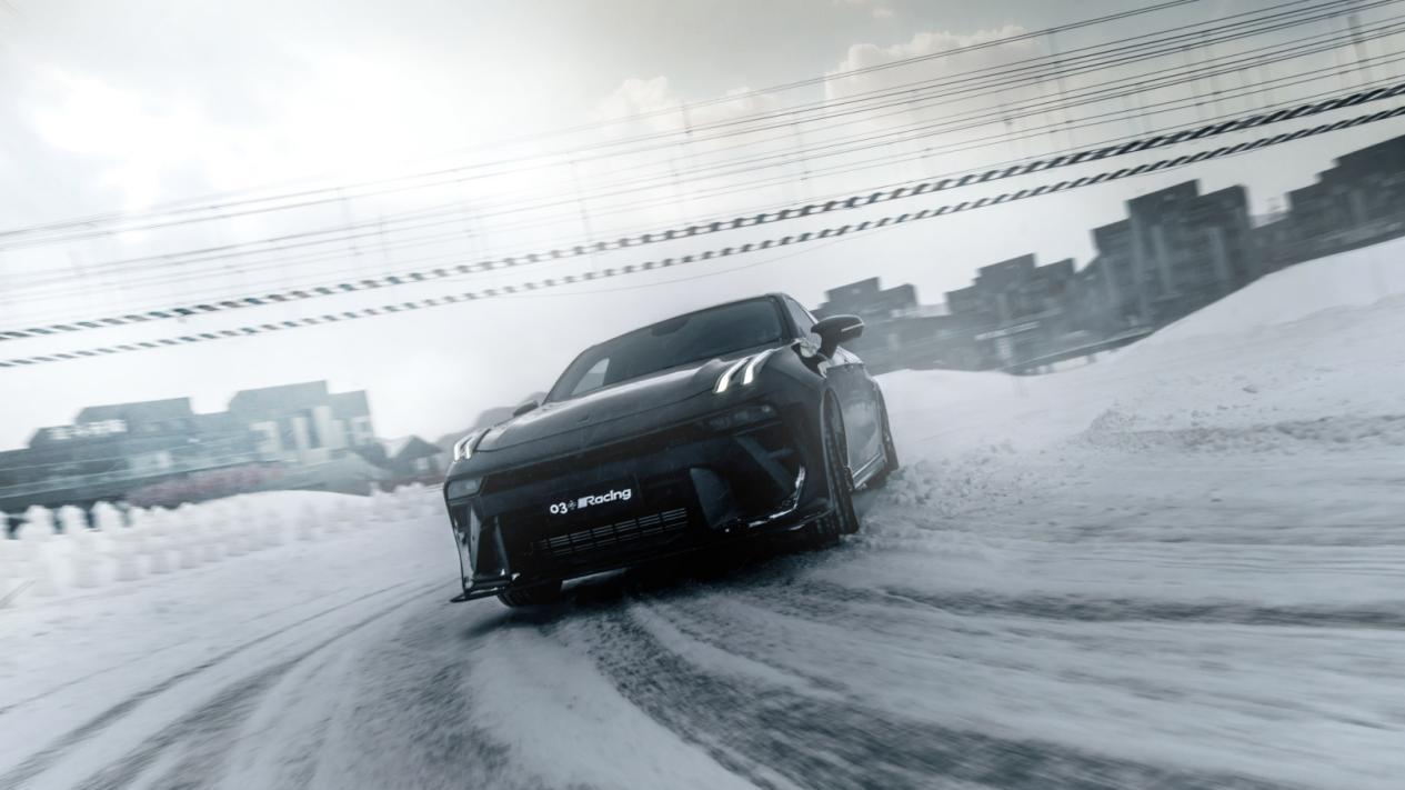 冰雪天开车不用愁，领克03性能家族全方位守护安心出行路