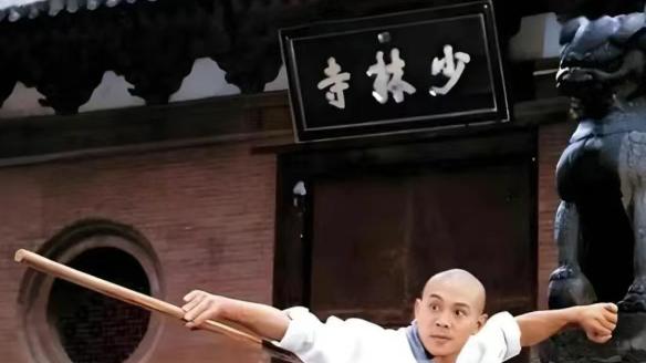 李连杰的顺水人情，也是吴京的豪赌