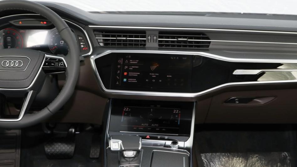 实测26款奥迪A6L 40TFSI，入门豪华的清醒之选，优点缺点都不藏着