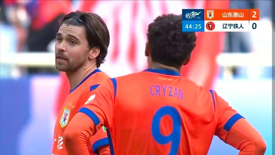 3-0！封锁单刀，让王大雷膜拜！阿尔瓦罗点燃大球场，铁人7号长叹