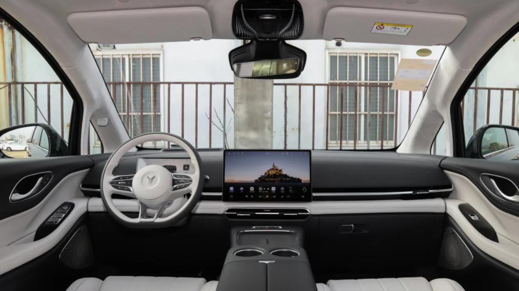 售价30.99万元，岚图梦想家PHEV冠军版上市，还有华为乾崑智驾加持