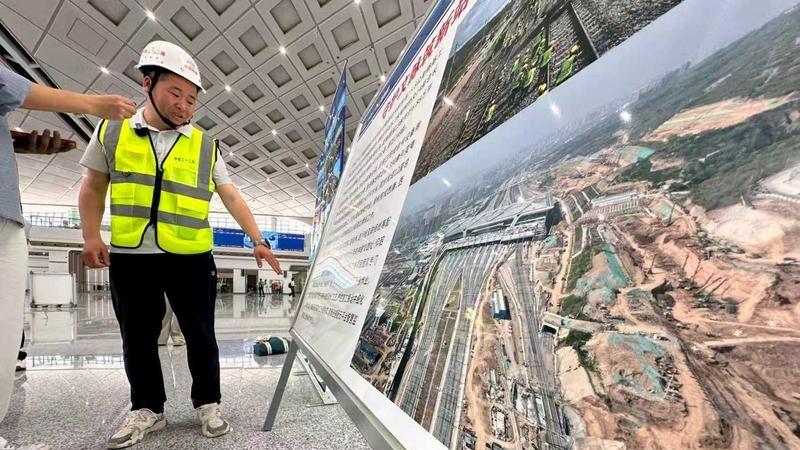 西安东站站房精彩亮相 西北地区大型综合交通枢纽进入最后收尾阶段