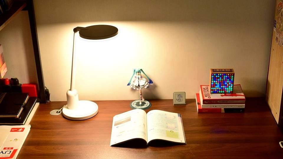 打造百元级护眼台灯标杆，书客全光谱防近视台灯有何特别？