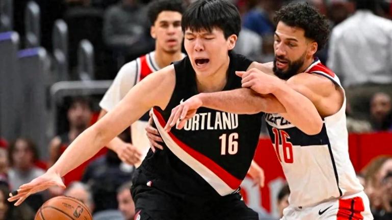 NBA战报：正负值+11却仅打12分钟！杨瀚森高效背后暗藏何种玄机？