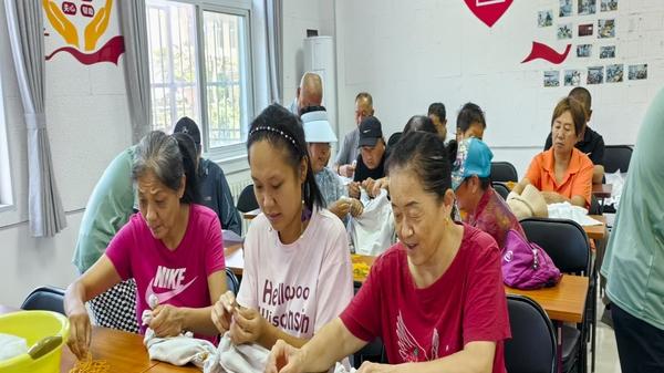 非遗扎染绘温情 助残融合绽光彩——门头沟区王平镇温馨家园