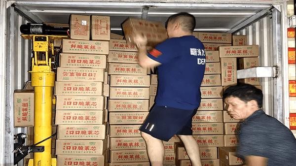 闻“汛”而动 彭婆婆榨菜联合涪陵曙光救援队驰援广西灾区