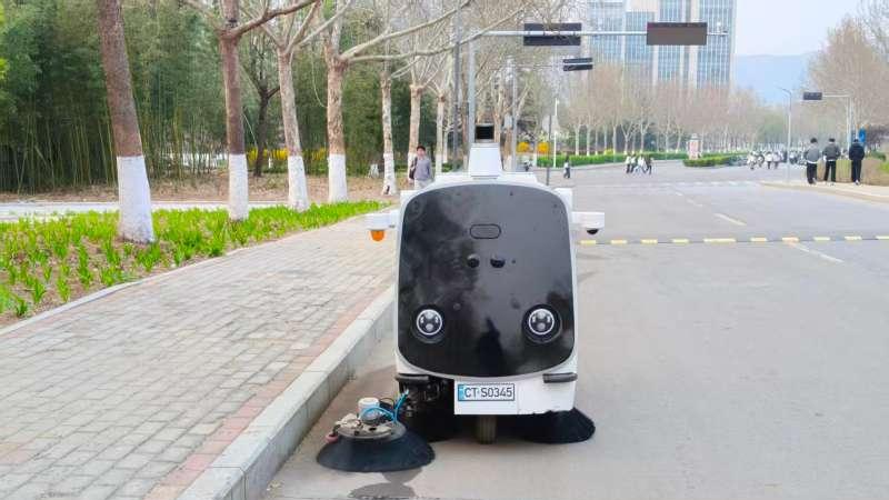 无人清扫机器人运维：灰尘、水渍环境施工技术要点