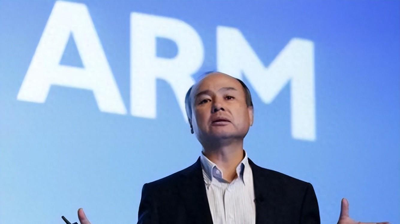 ARM突然自己造芯片？3200亿颗出货量背后的“裁判下场踢球”困局
