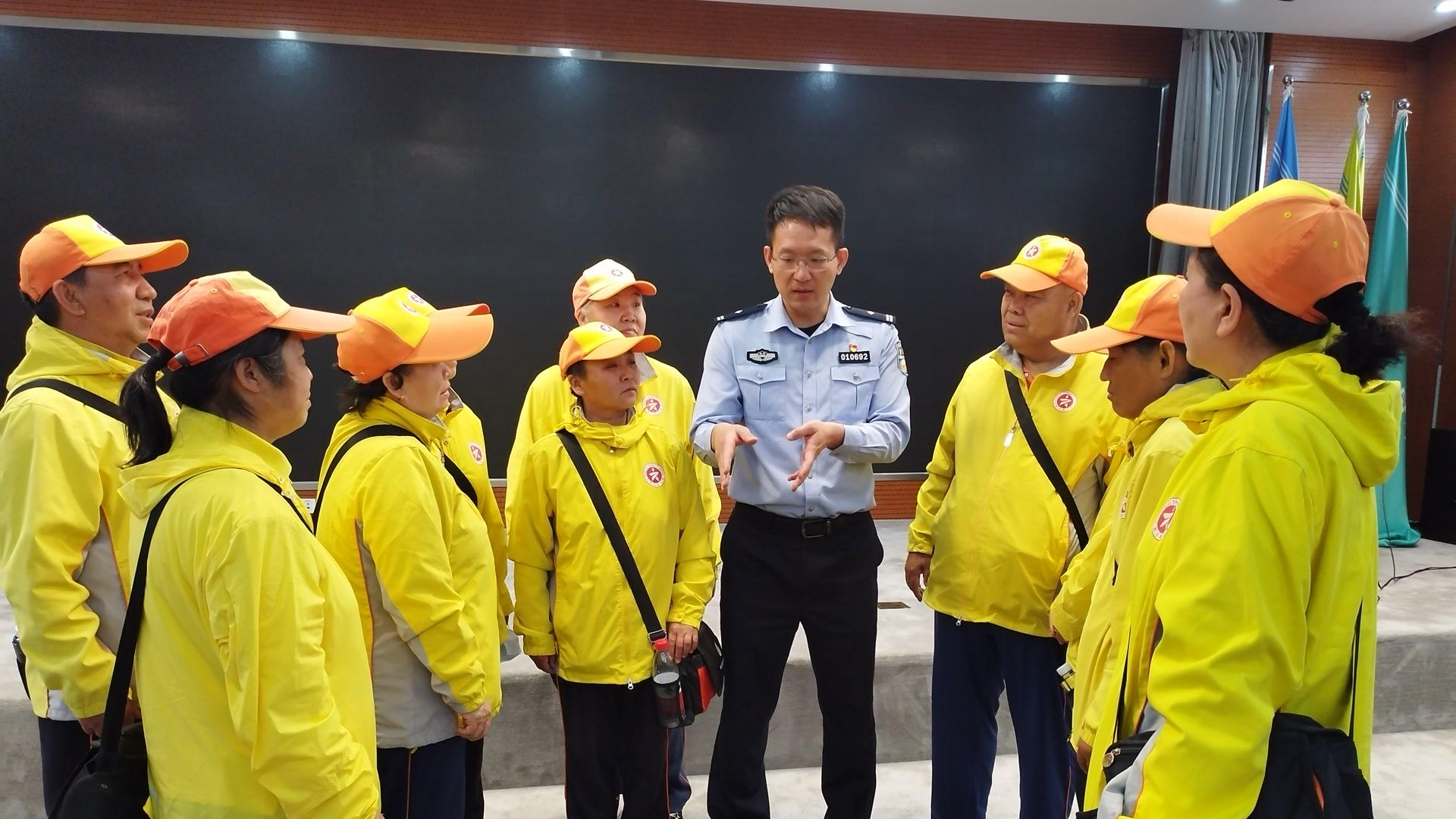 学习宣贯非机动车管理条例 “柠檬黄”在行动