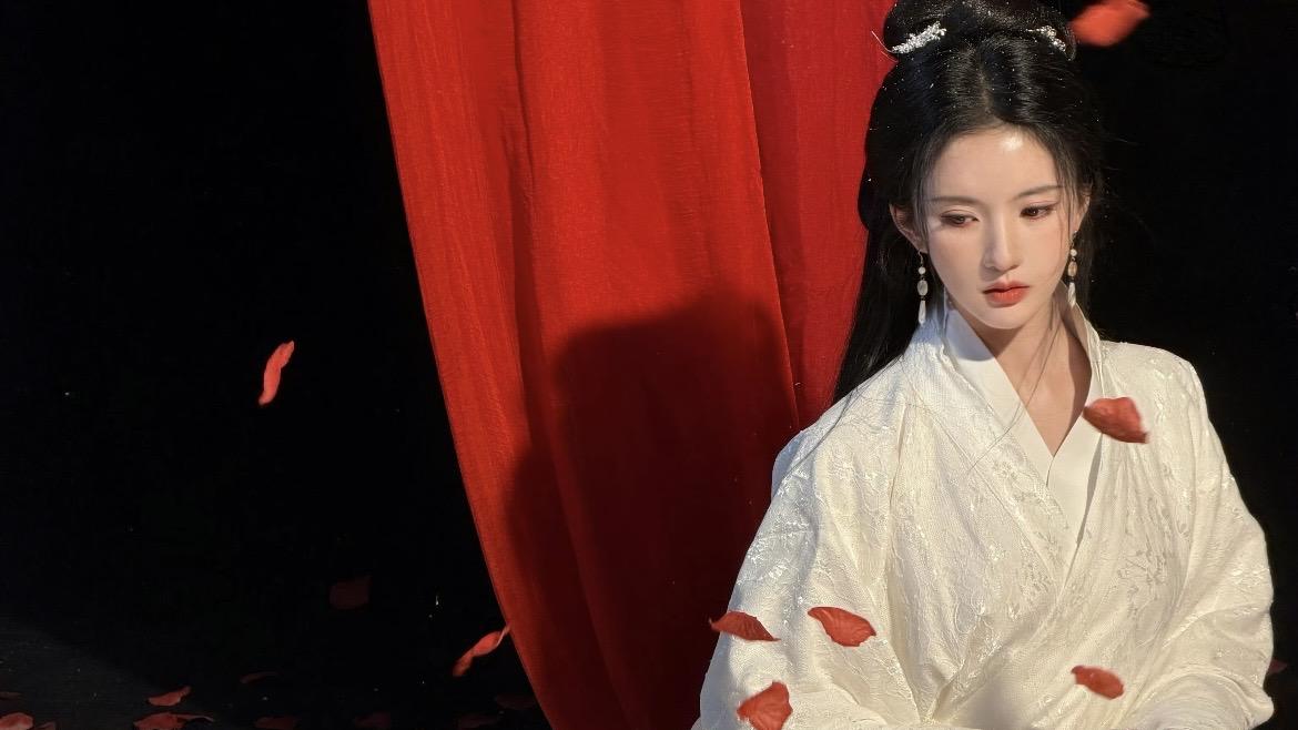 刘些宁战国袍造型出圈，一眼沦陷的“长公主”破碎感