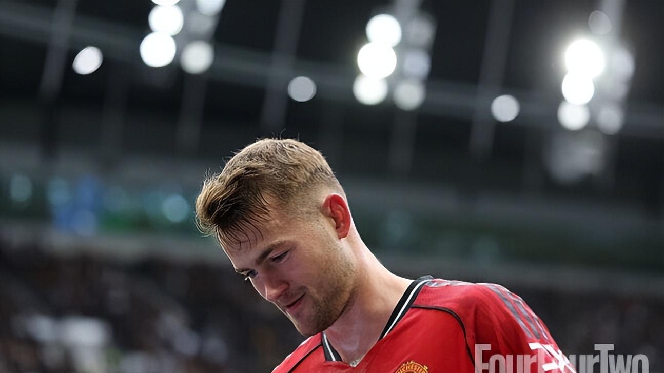 曼联的关键后卫德里赫特下个月复出！