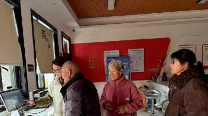 平陆县部官镇：党建引领暖民心 上门认证解民忧