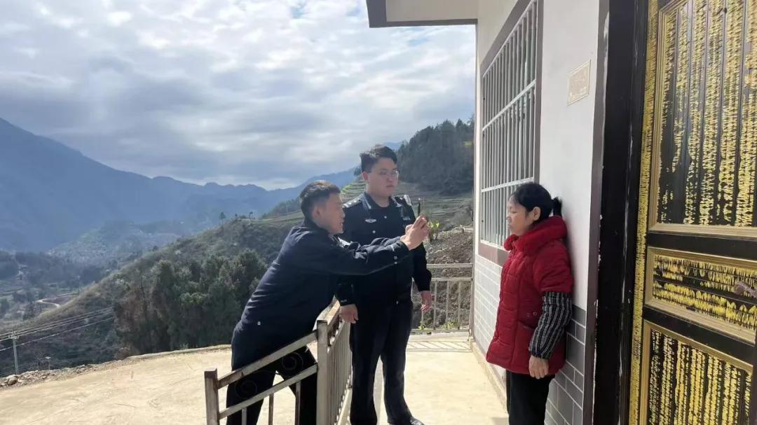 三件暖心警事，诠释道真公安的满格“警色”