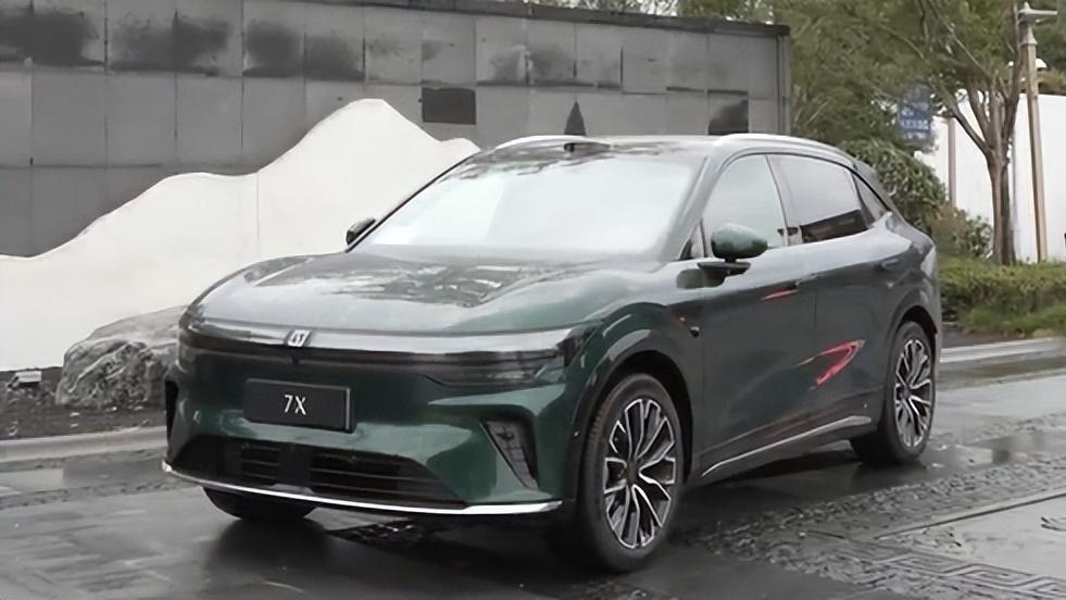 同样预算，极氪7X和Model Y，谁更值得买