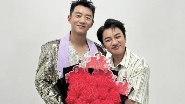 郑恺40岁生日王祖蓝尹正惊喜献唱引爆回忆杀