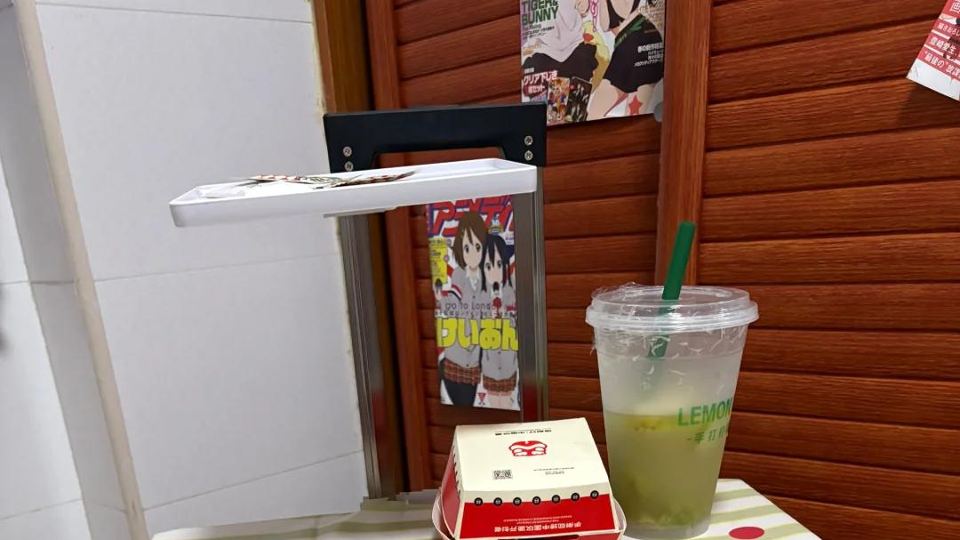 被年轻人的“行李箱用法”折服了！换个思路，根本不会闲置