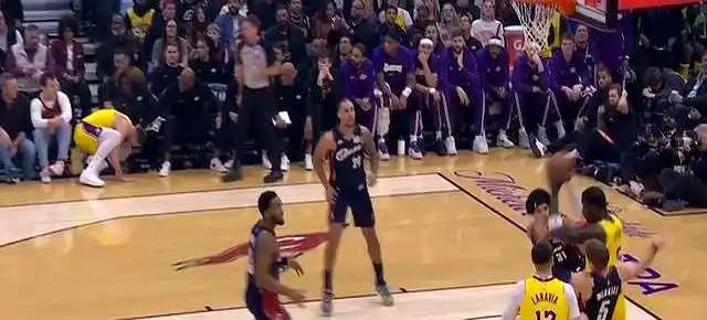 骑士主场 25 厘米落差：东契奇崴脚只是开始，这 “冰球篮球共用馆” 早该被联盟拉黑了