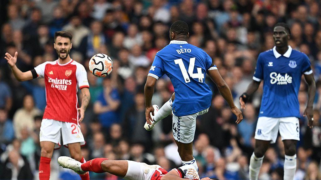 飘虹！近35√24，1月10日，英足总杯，西甲联赛竞彩赛事二串一，足球推荐