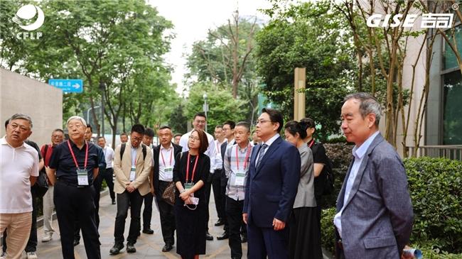 炸场行业生态发展大会 东风柳汽这款新能源重卡凭实力圈粉