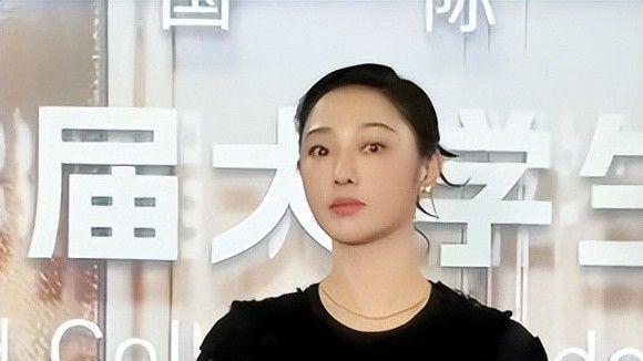 白百何全程瞪眼，张俪高开叉精致，范明咋憔悴成这