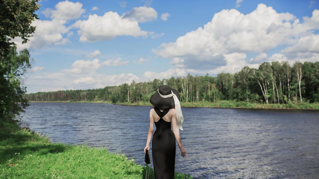 姐姐相亲，男方却看上了陪相亲的妹妹