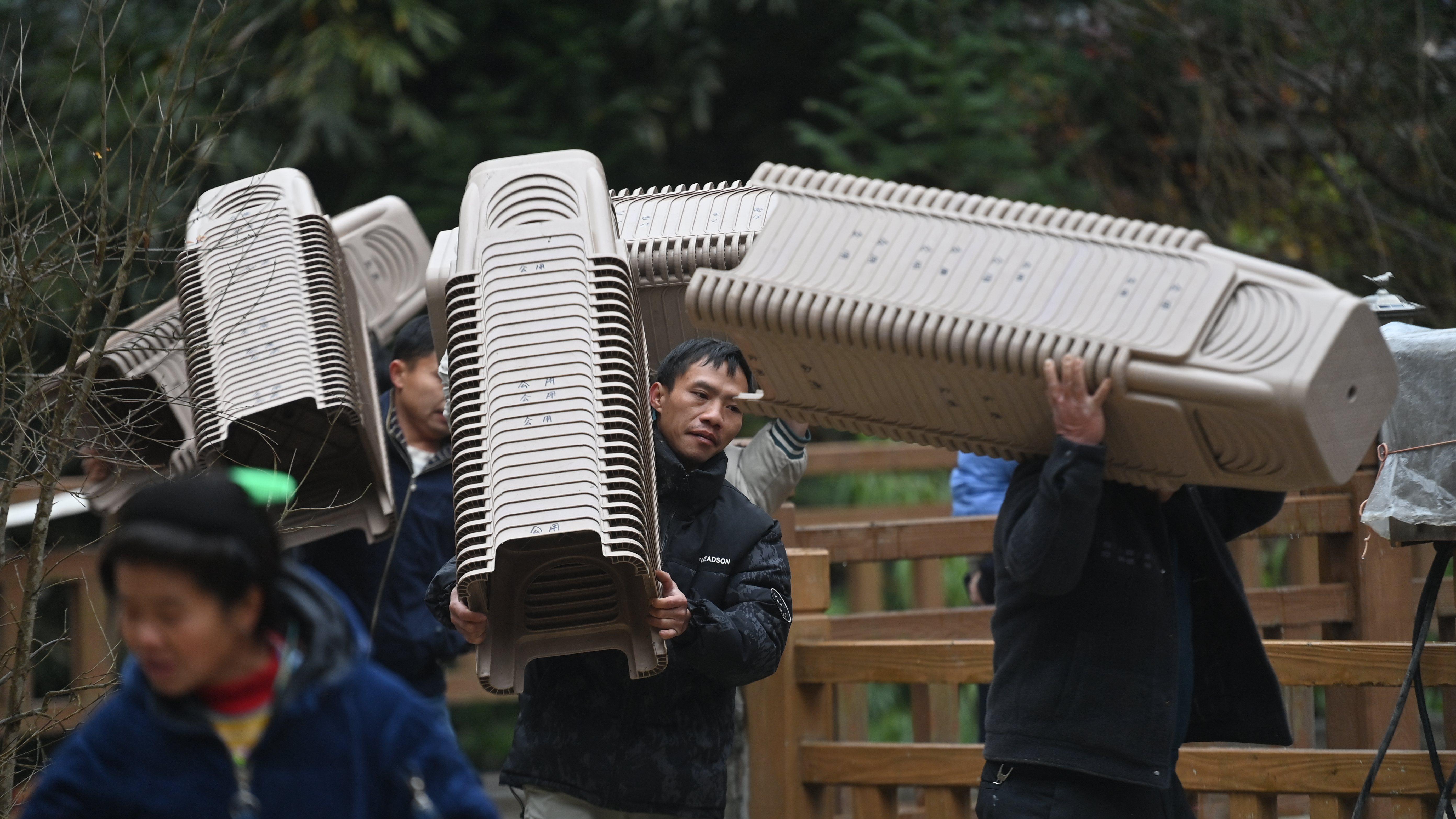 【爱心】融柳大铁牛和柳州笋丫头两家企业助力乌英苗寨发展乡村振兴产业