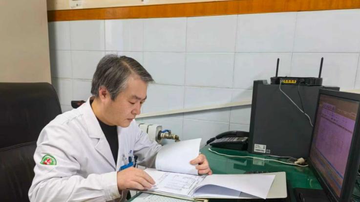 新春走基层 | 守护健康“不打烊”